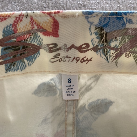 Seven7 Pale yellow Floral Utility Skirt Size 8 NWT - Picture 3 of 9